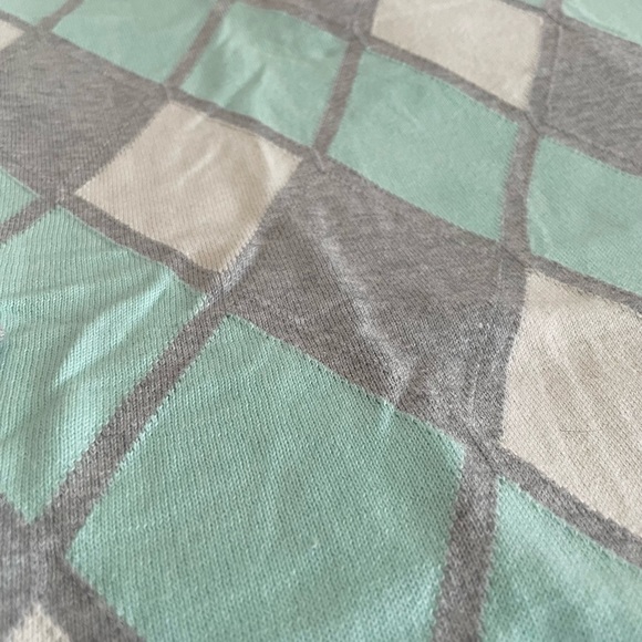 Tommy Hilfiger  V Neck Sweater size S/P - Picture 3 of 10